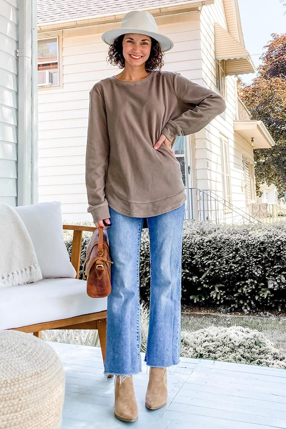 Womens Crewneck Long Sleeve Sweatshirt Cozy Casual Pullover Everyday Layering Basic Fall Fashion Wardrobe Essential — 3 of 5