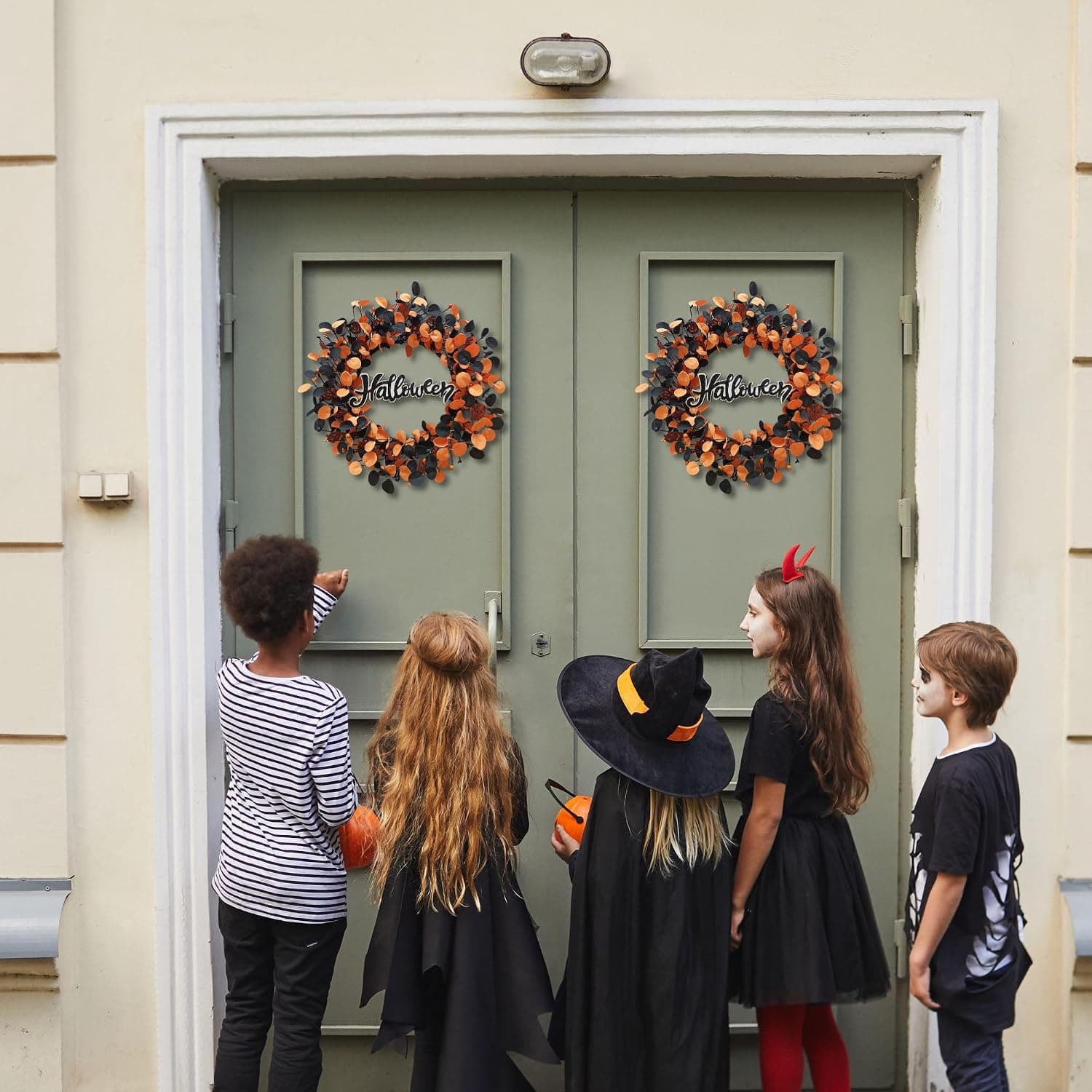 Halloween Wreath for Front Door Featuring Realistic Pumpkins, Festive Berries and Charming Wood Sign for Seasonal Autumn Autumnal Home Decor — 5 of 5